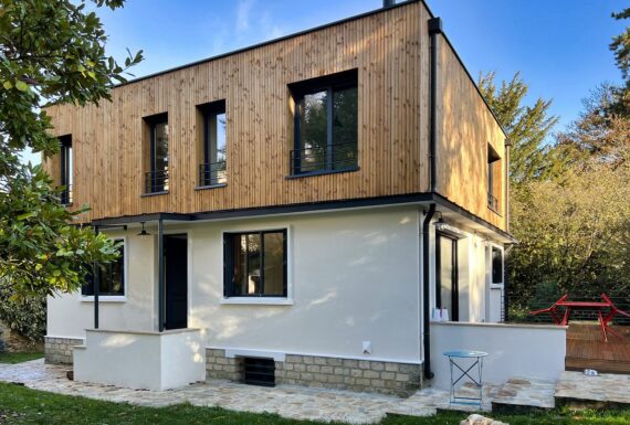 Rénovation et surélévation d’une maison d’habitation à Louveciennes