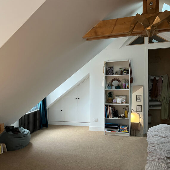 Rénovation et surélévation d’une maison d’habitation à Versailles